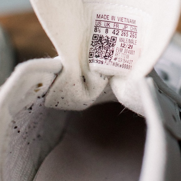 Adidas White Sambas - Black stripes - Men's size 8.5 - Women's size 9.5 - Picture 5 of 10